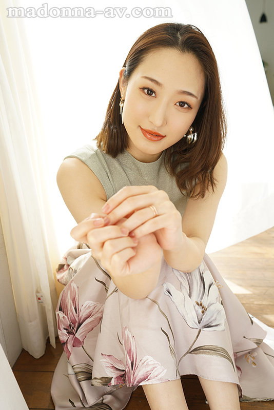 「この美貌、この色気、1秒たりとも目が離せない―。 白花こう 31歳 AV DEBUT」のサンプル画像2