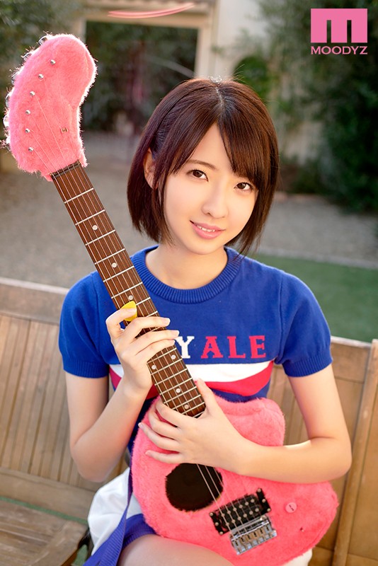 「新人 めっちゃ敏感ちょっとクールな超スレンダー美少女 けいおん現役女子大生AVデビュー 岡本真憂」のサンプル画像2